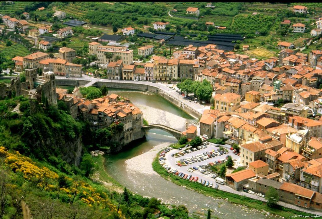 B&B Il Libro Verde Dolceacqua Esterno foto
